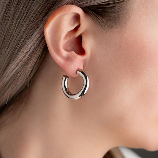 Chunky hoop earrings made of 925 sterling silver with a 14K gold-plated option, perfect for Christmas gifts and everyday wear.