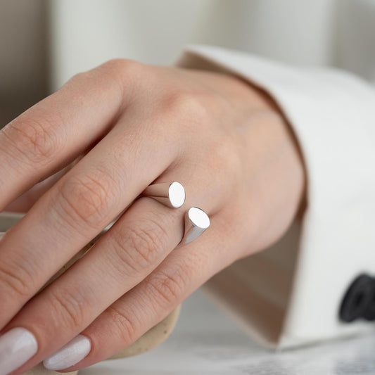 Minimalist open-band ring crafted from 925 Sterling Silver, available with a 14K Gold Plated option. A sleek and bold adjustable ring, ideal for gifting and daily wear.