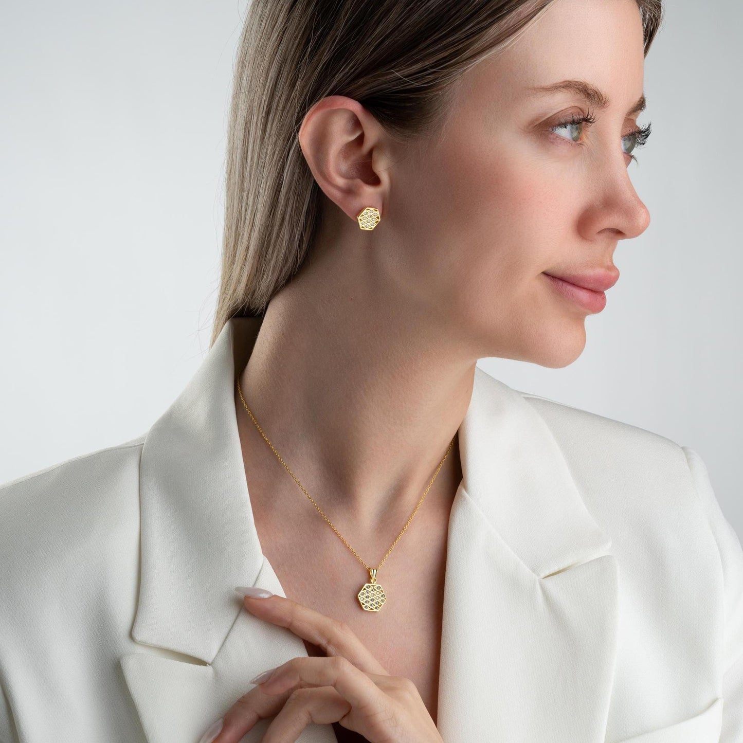Elegant hexagon jewelry set, ideal for Christmas, birthdays, or anniversaries.